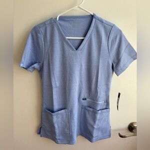 New with tags!! Jaanuu Kass Slim 4‎ Pocket Ultrasoft Scrub Top